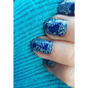 *Bundle of 2 Jamberry nail wraps*